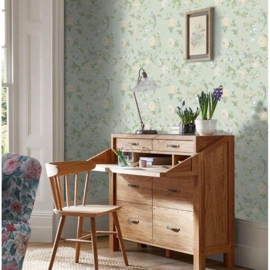 vilagoszold virag madar pillango mintas tapeta vilagoskek sarga zold barna szines dekoracio elegans klasszikus stilus kastely villa etterem haloszoba nappali szalon.jpg